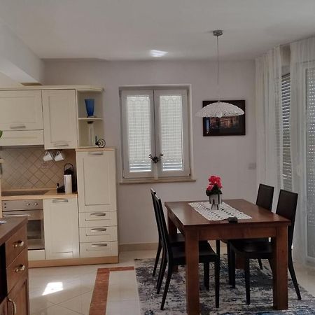 Appartement Sunny Maj ポレッチ エクステリア 写真