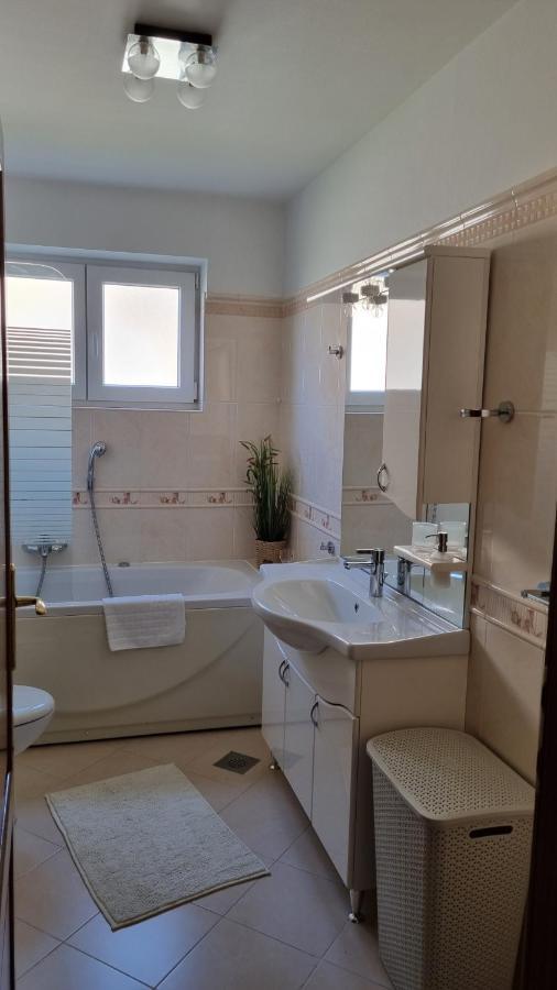 Appartement Sunny Maj ポレッチ エクステリア 写真