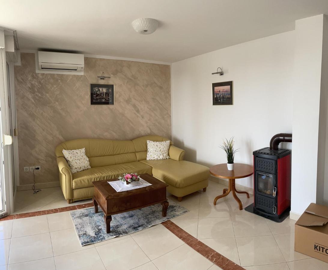 Appartement Sunny Maj ポレッチ エクステリア 写真
