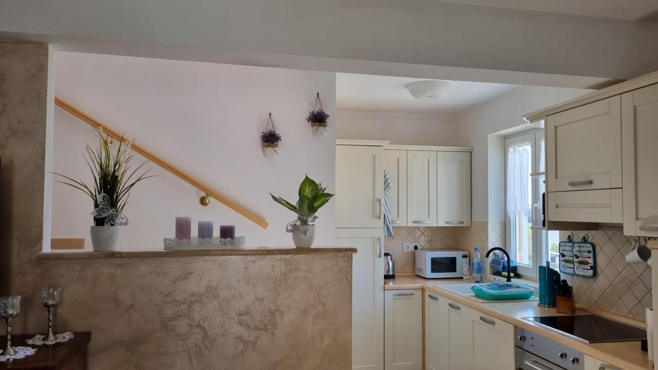 Appartement Sunny Maj ポレッチ エクステリア 写真